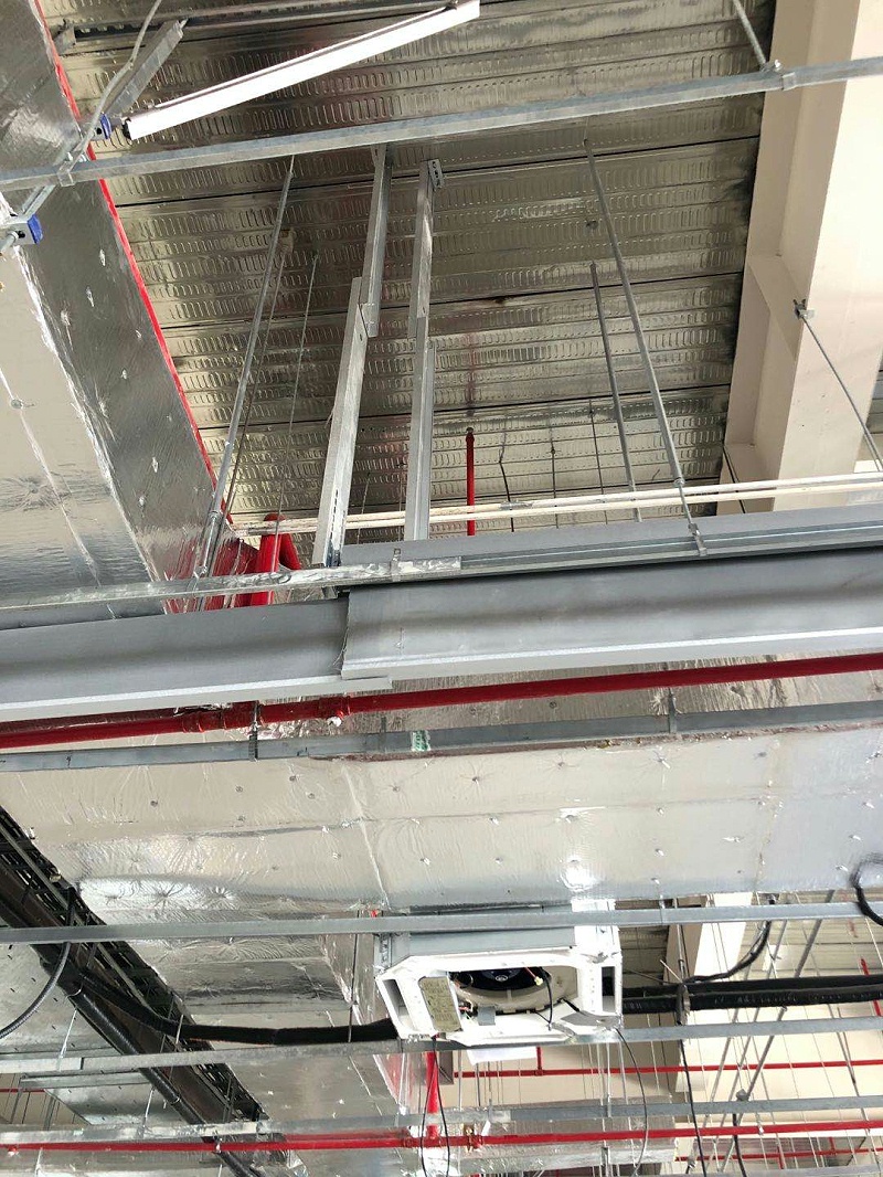 特（tè）斯拉活動式柔性擋煙垂壁（超（chāo）高吊頂（dǐng））