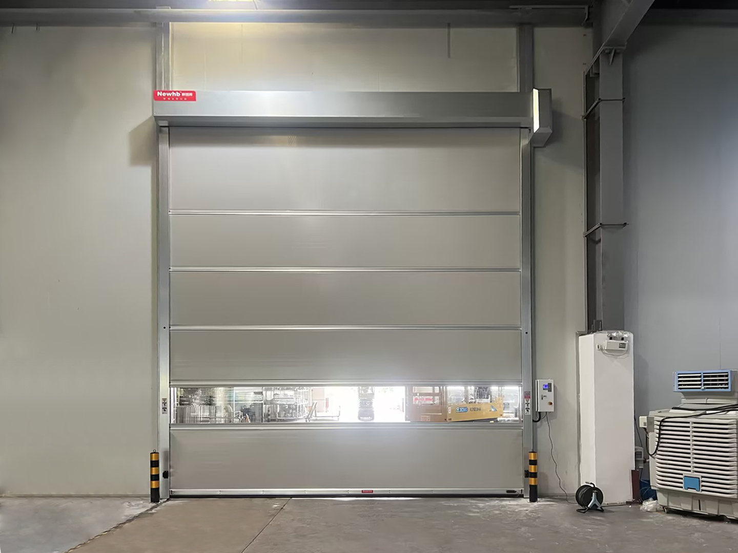 昆（kūn）山午夜免费视频門業“量身定製”，為豐田汽車（常熟）零部件有限公司（sī）煥新PVC快速卷簾門