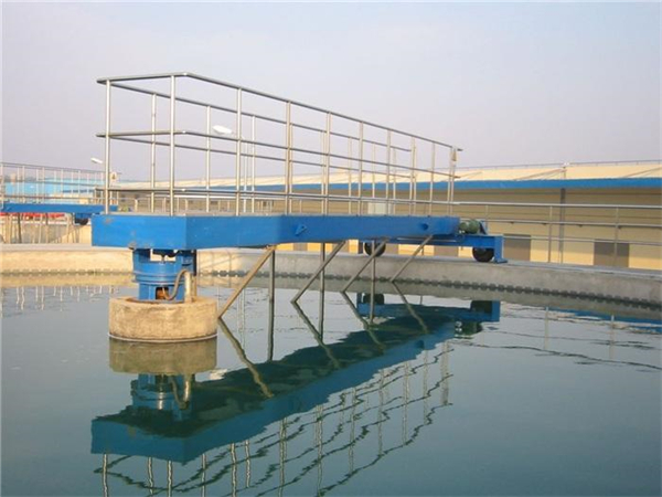 周邊傳動刮吸泥機