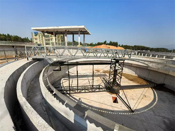 水廠刮泥（ní）機更新改（gǎi）造