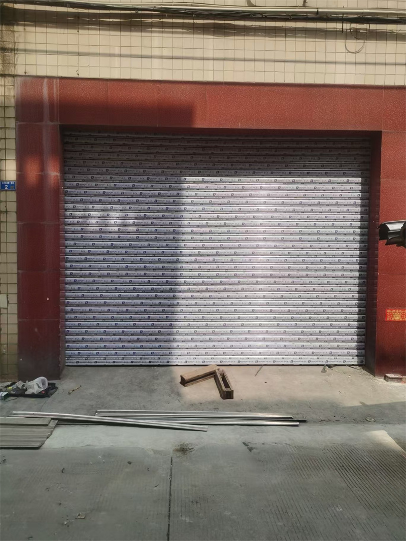 不鏽鋼（gāng）卷閘門現場安裝圖片 (5)