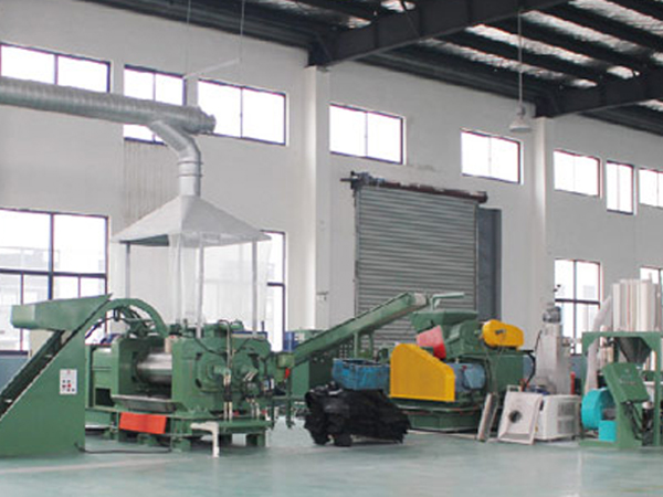 EVA、橡(xiàng)膠、色母密煉擠出造粒機組(zǔ) EVA、橡膠、色母密煉擠出造粒機組