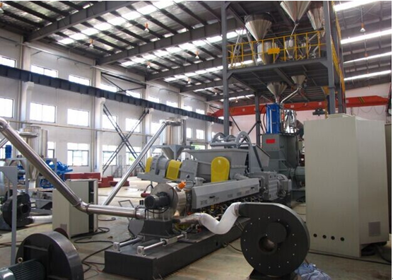 密煉機+錐雙(shuāng)喂料機(jī)+雙螺杆擠出造粒機組 密煉機+錐雙喂料機+雙螺杆擠出造粒機組